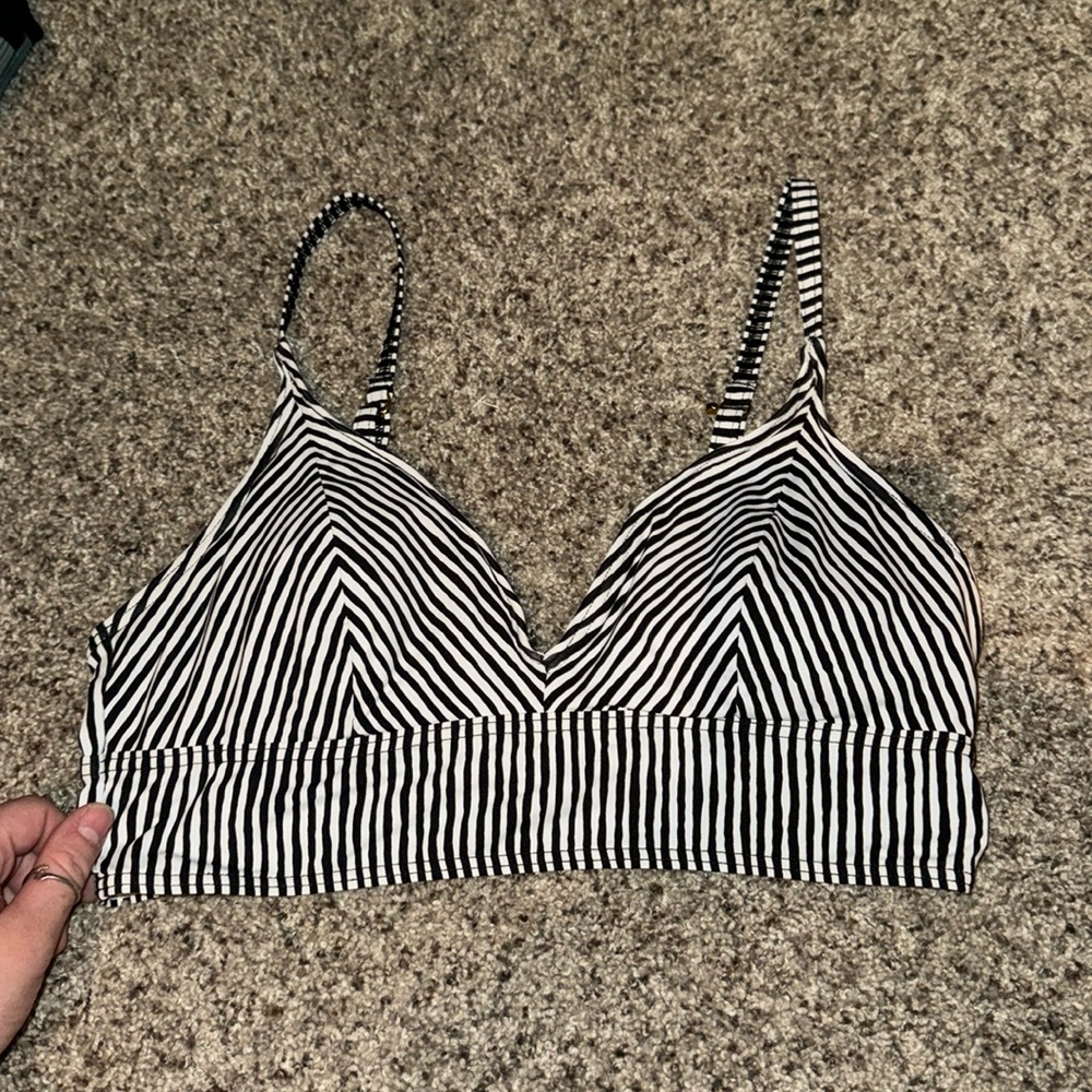 Freshwater bikini top. Worn once high quality just didn’t fit right